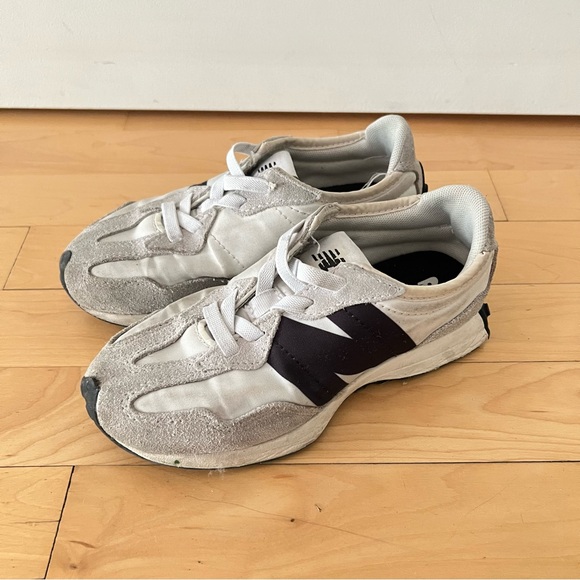 New Balance 327 Kid US13 - Picture 4 of 9